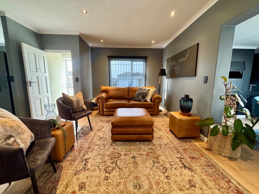 To Let 3 Bedroom Property for Rent in Windsor Park Estate Western Cape